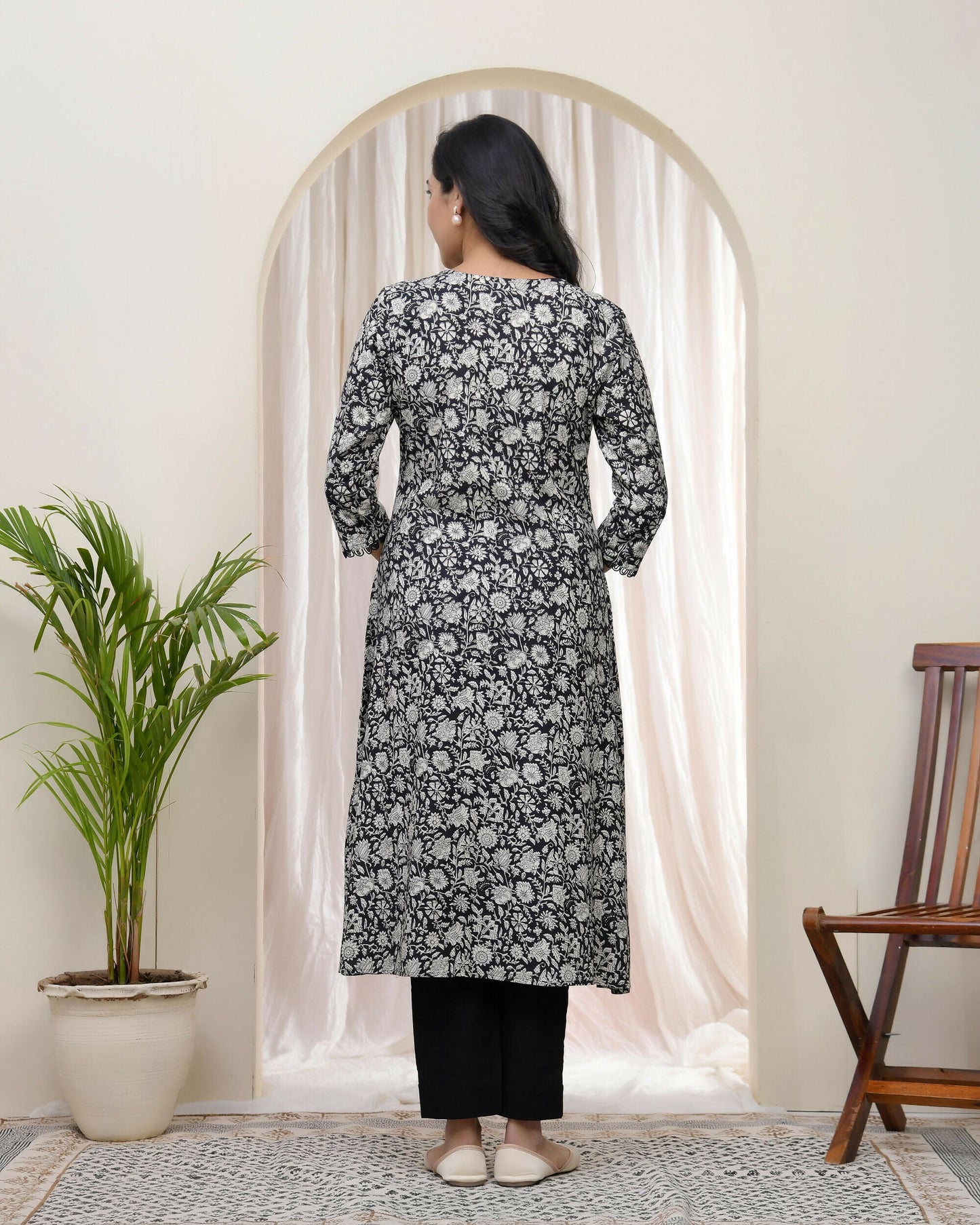 Vaasvablack Floral Cotton Printed Gathered Kurti With Pant | Swadesiicart