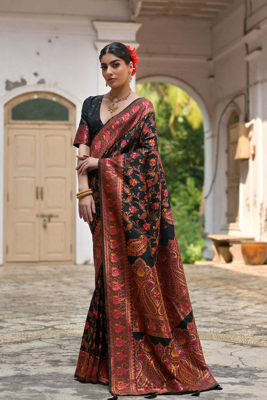 Vishnu Weaves Women's Black Silk Woven Saree with Blouse - Swadesiicart