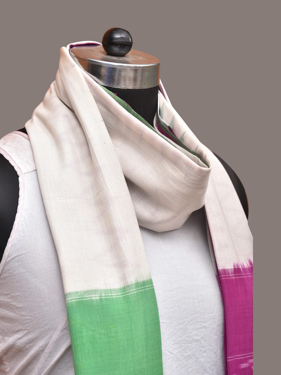 Purple and White Pochamaplly Ikat Cotton Handloom Dupatta with Temple Border Design - Global Threads | Swadesiicart