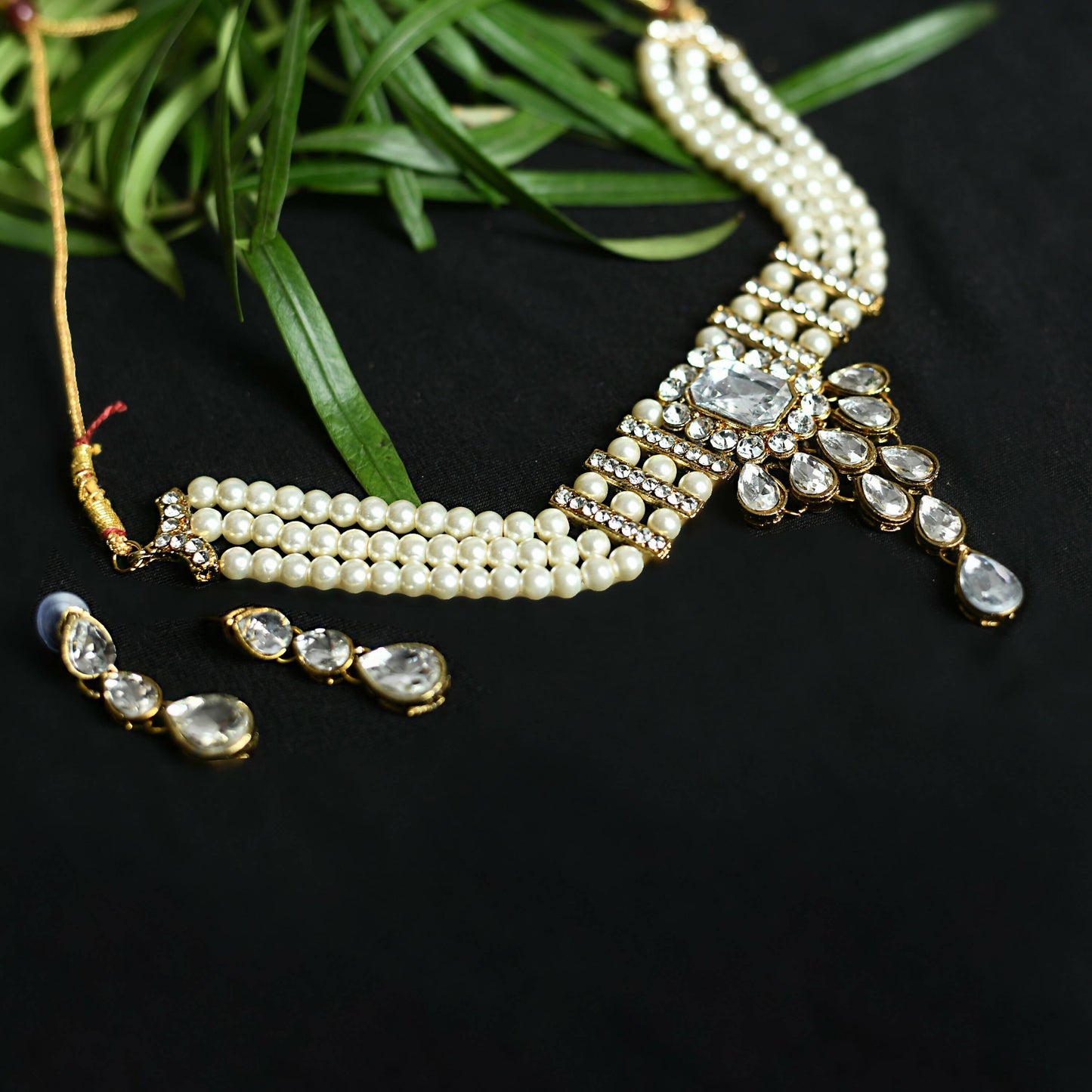 Mominos Fashion Johar Kamal Gold-Polished Brass Finish Kundan/Stone Choker For Women (White) | Swadesiicart