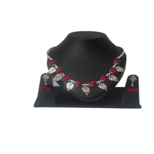 Kundan HandiKrafts Maroon Silk Thread Necklace | Swadesiicart