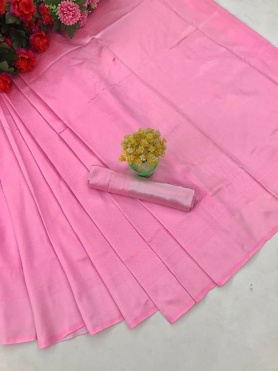 DEIANA'S Beautiful Designer Golden zari Soft Lichi Silk Saree - Baby pink - Swadesiicart