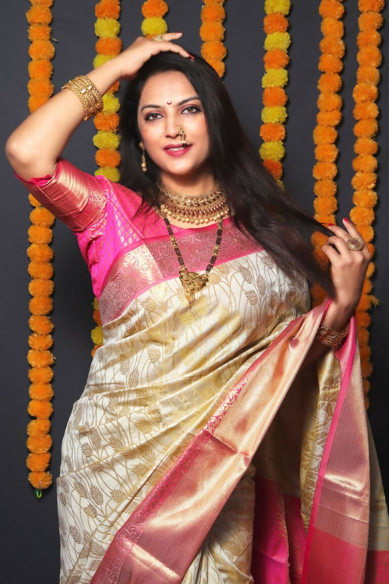 Jyoti Fashion Women's Off White Kanjivaram Silk Zari Woven Saree with Blouse | Swadesiicart