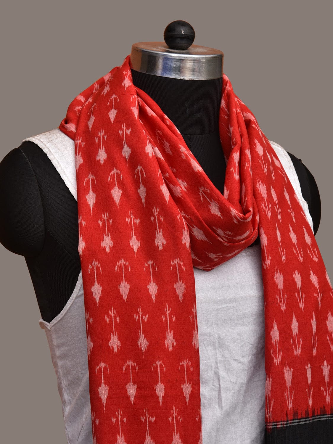 Red Pochampally Ikat Cotton Handloom Dupatta with Arrows Buta - Global Threads | Swadesiicart