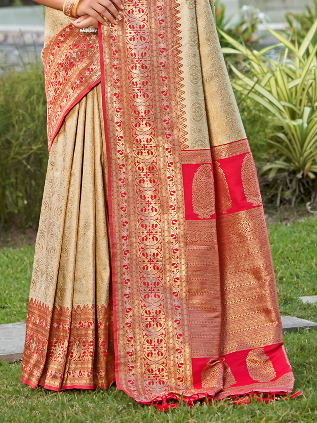 Astita Banarasi Silk White Saree | Swadesiicart