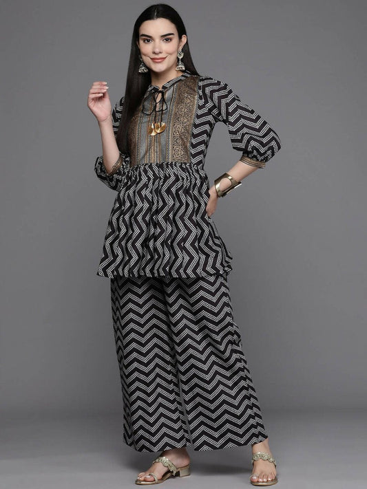 Ahalyaa Women Printed Ethnic Co-Ords - Black Color - Swadesiicart