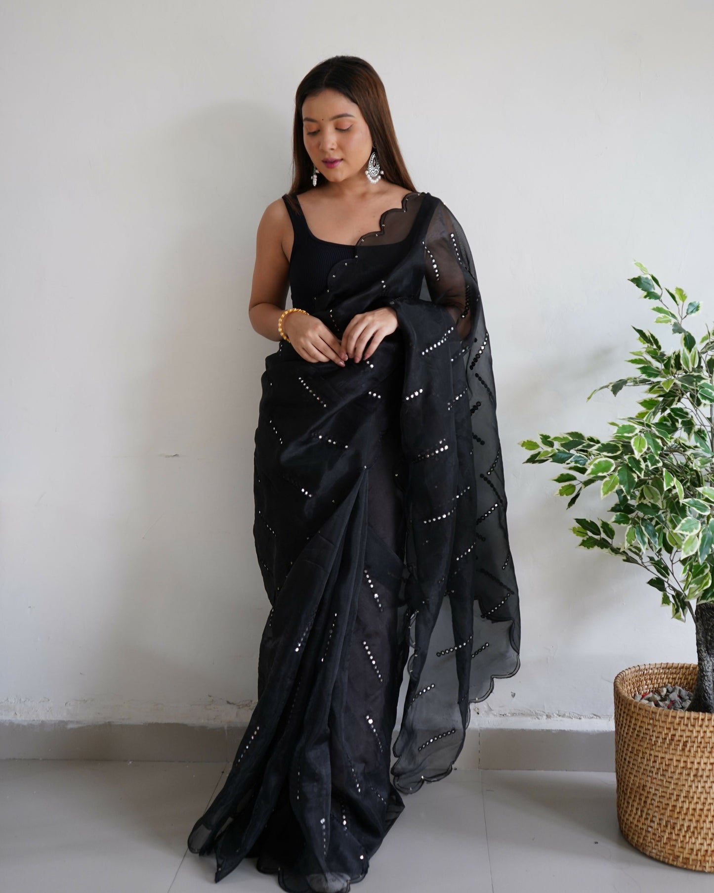 Vamsee Vika 9Mm Black Organza Saree - Swadesiicart
