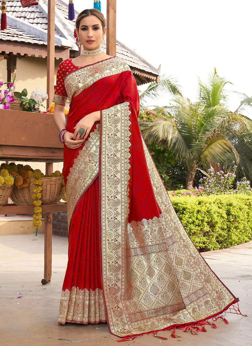 Red Banarasi Silk Woven Design Saree with Unstitched Blouse Piece - Aachal | Swadesiicart
