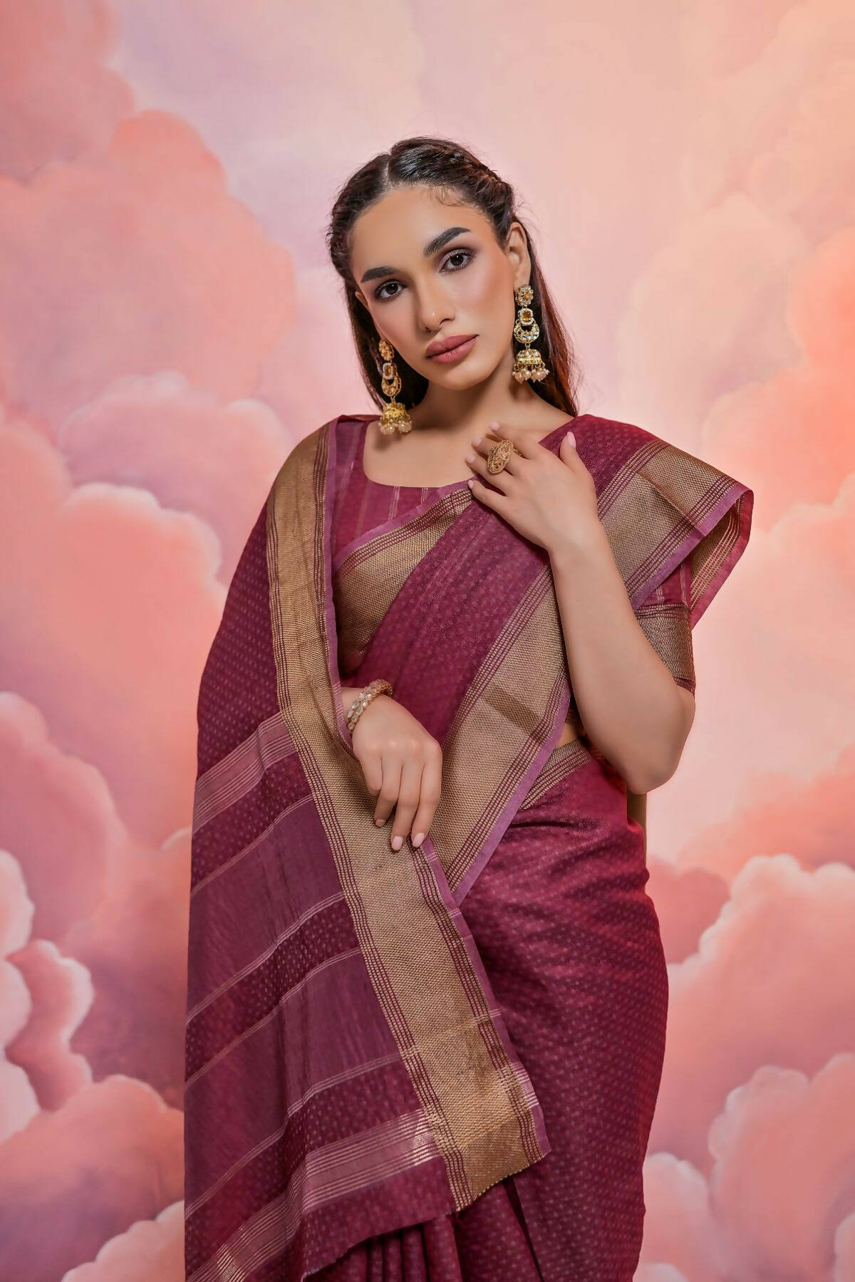 Vishnu Weaves Women's Maroon Cotton Self Weaving Saree with Blouse - Swadesiicart