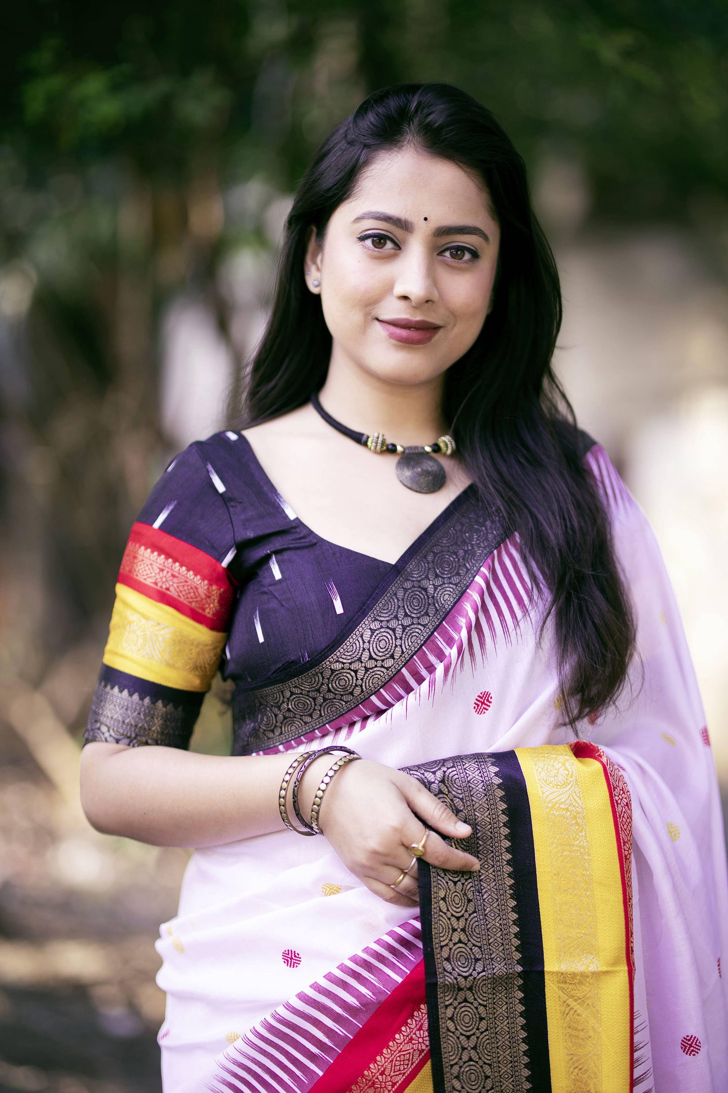 White Cotton Crepe Printed Saree with Unstitched Blouse - Hiral Fashion | Swadesiicart