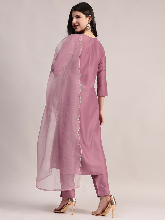 Aavyora Women Lavender Embroidered Chinon Kurta with Straight Pants & Organza Dupatta Set - Swadesiicart
