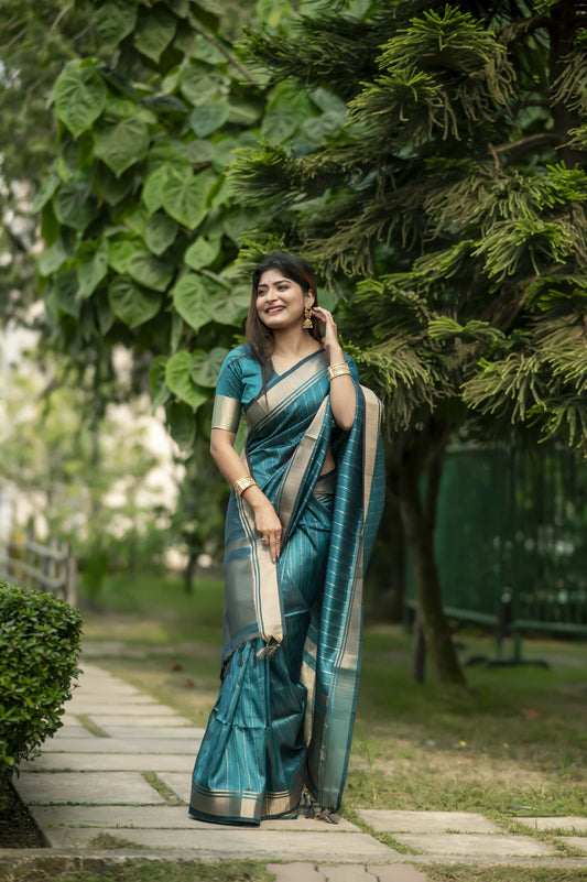 Vishnu Weaves Women's Rama Raw Silk Saree with Blouse - Swadesiicart