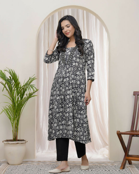 Vaasvablack Floral Cotton Printed Gathered Kurti With Pant | Swadesiicart