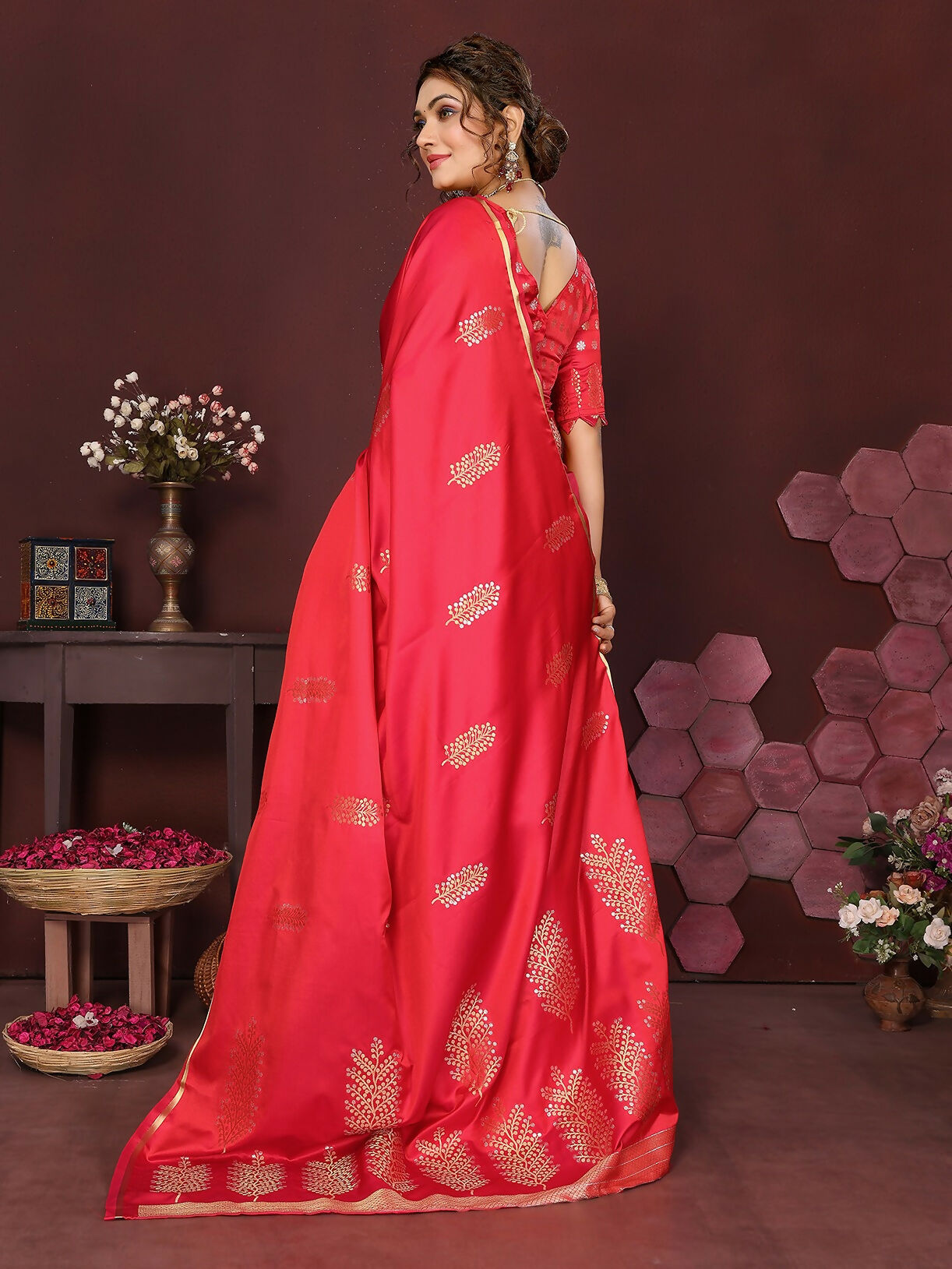 Joban Fashion Redise Pink Floral Motifs Banarasi Silk Sarees | Swadesiicart