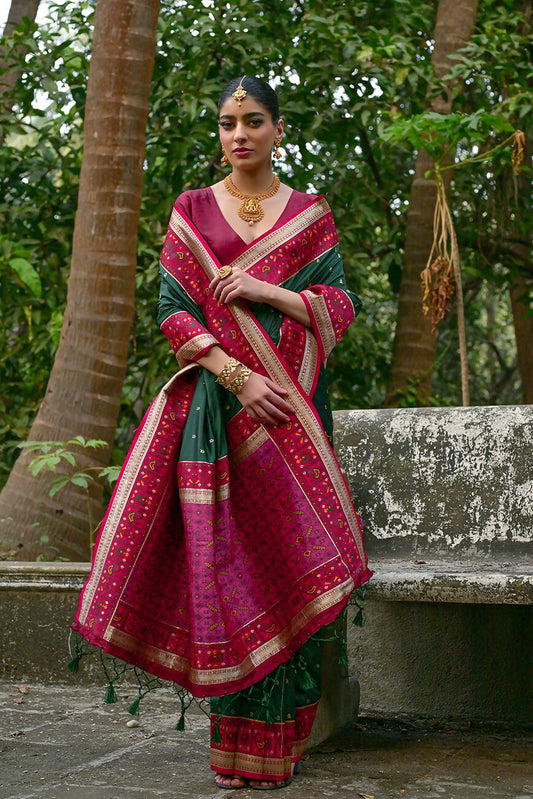 Vishnu Weaves Women's Bt-green Banarasi Silk Woven Saree with Blouse - Swadesiicart