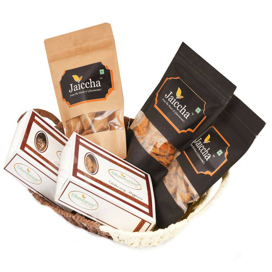Ghasitaram Brown Basket of Traditional Gujiyas, Dry Sweet Gujiyas, Gujiya Namkeen, Soya Sticks, Farsaan Samosa & Flavoured Almonds Pouch - Altcheeni