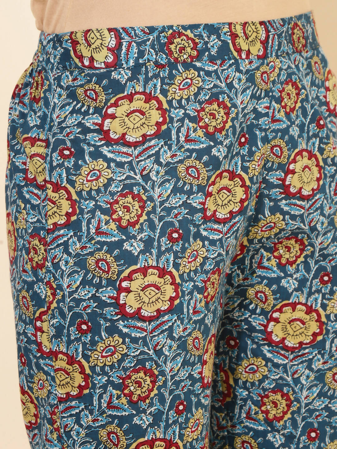 Janasya Women's Blue Cotton Floral Printed Casual Flared Kurta Set