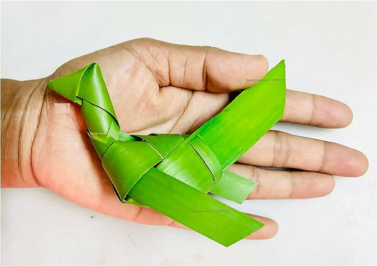 Shuddh Natural Hand Made Palm Leaf Double Parrot Wreath