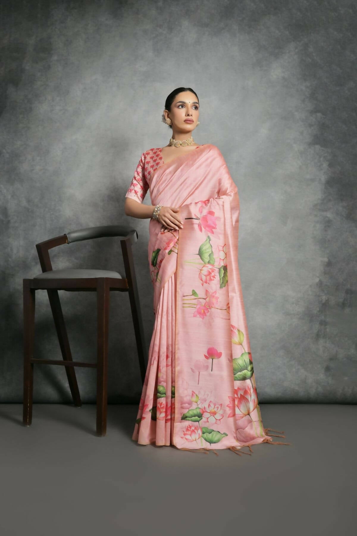 Vishnu Weaves Women's Peach Soft Tussar Silk Printed Saree with Blouse - Swadesiicart