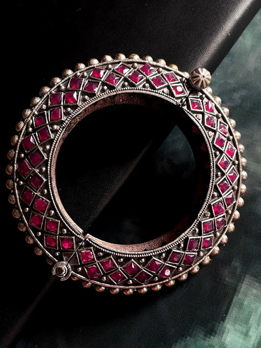 Joban Fashion Magenta Pink Brass Monalisa Stone Oxidized Heavy Party Wear Openable Kada | Swadesiicart