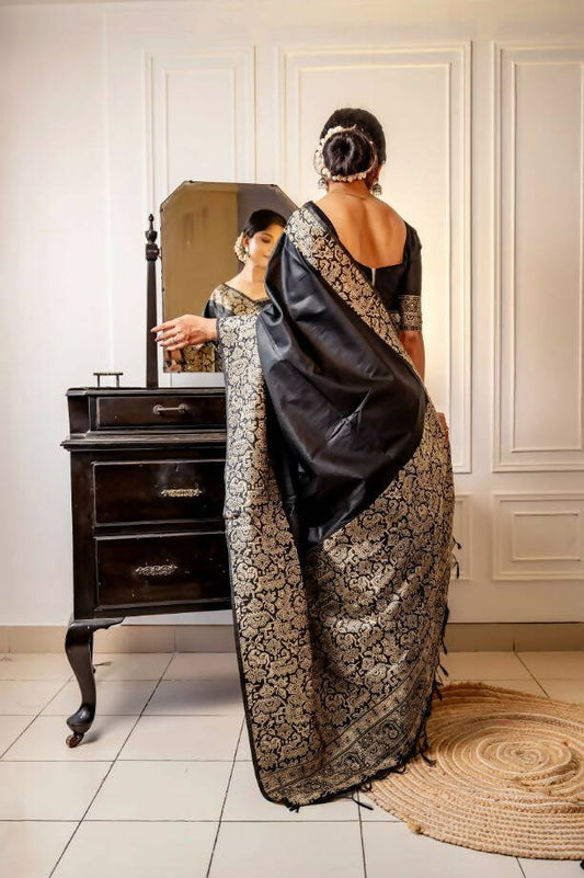Vishnu Weaves Women's Black Handloom Raw Silk Woven Border Saree with Unstitched Blouse - Swadesiicart