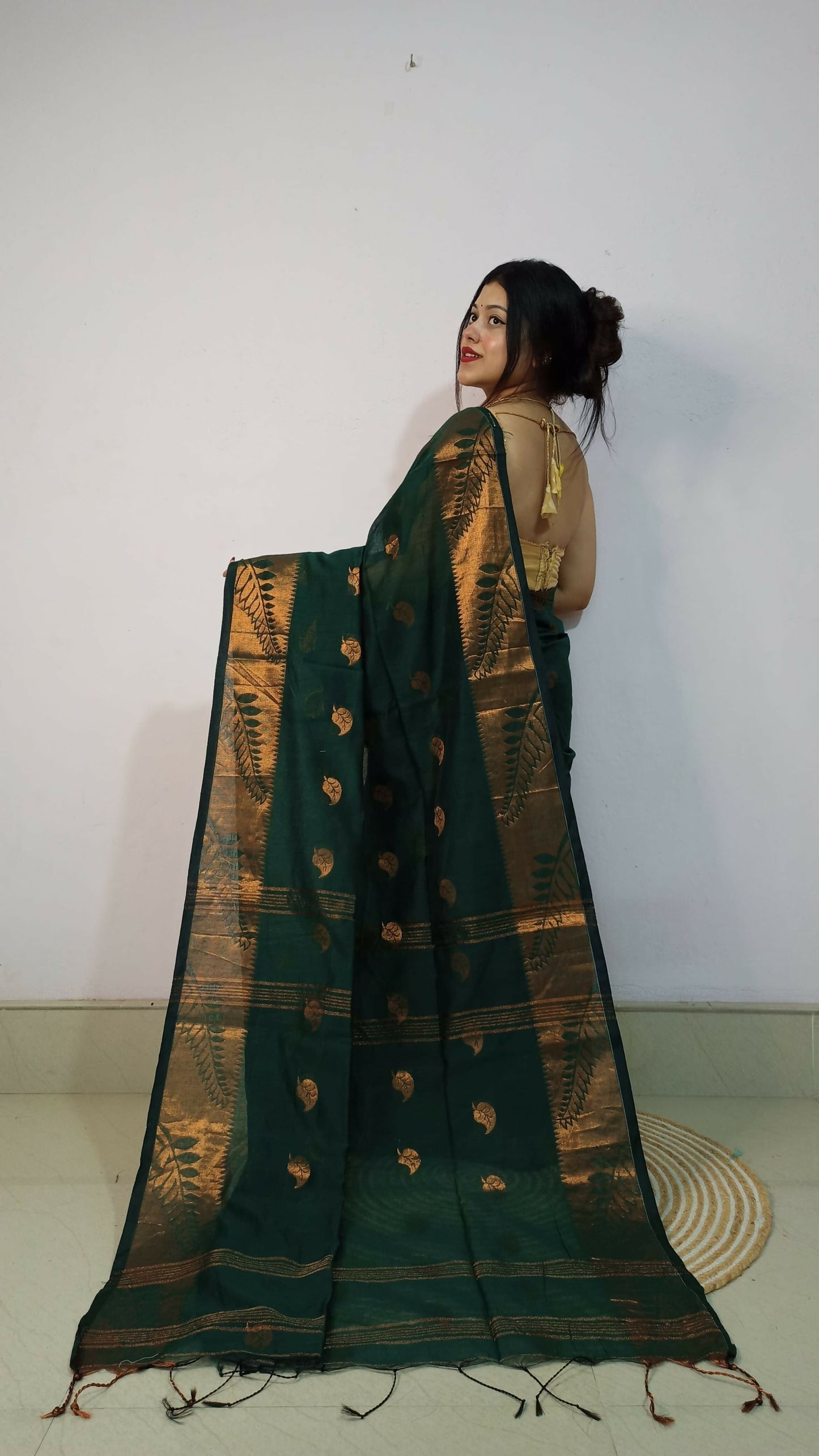 Exclusive Collection Beautiful Dark Green Cotton Silk Woven Handloom Saree With Running Blouse Piece - Swadesiicart