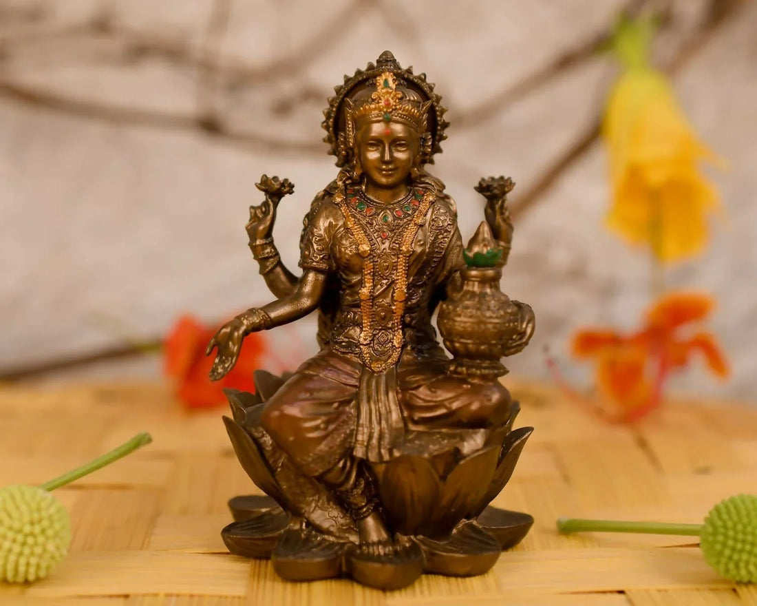Collectible India Goddess Lakshmi Idol: A Beautiful Symbol for Home, Office & Gifting