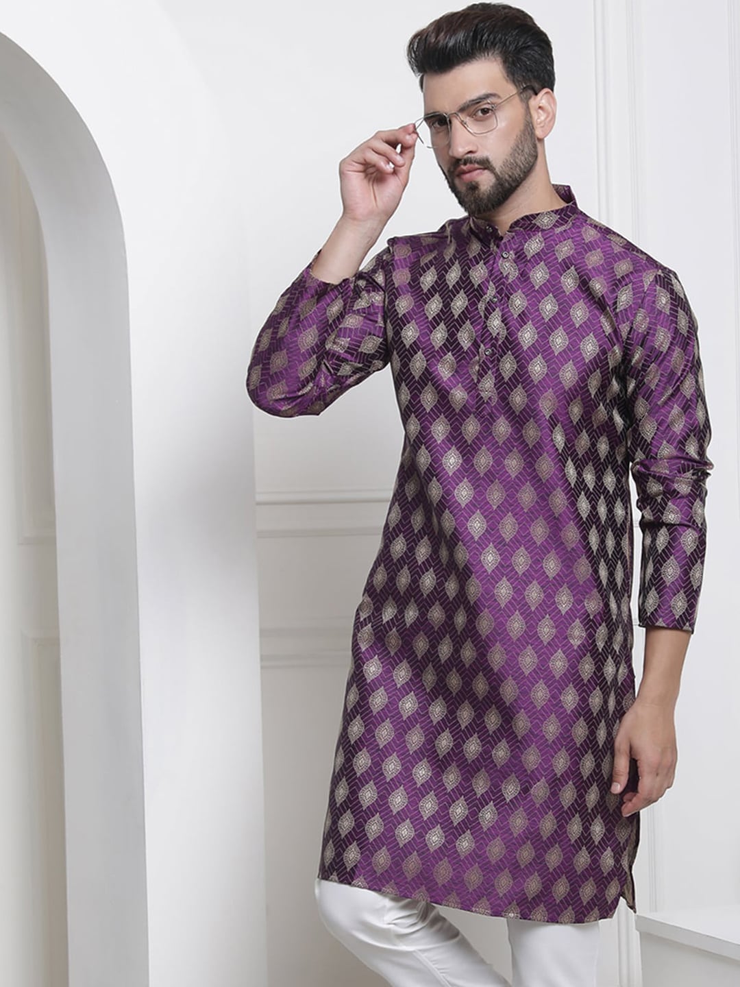 Sojanya Ethnic Motifs Woven Design Jacquard Regular Kurta | Swadesiicart