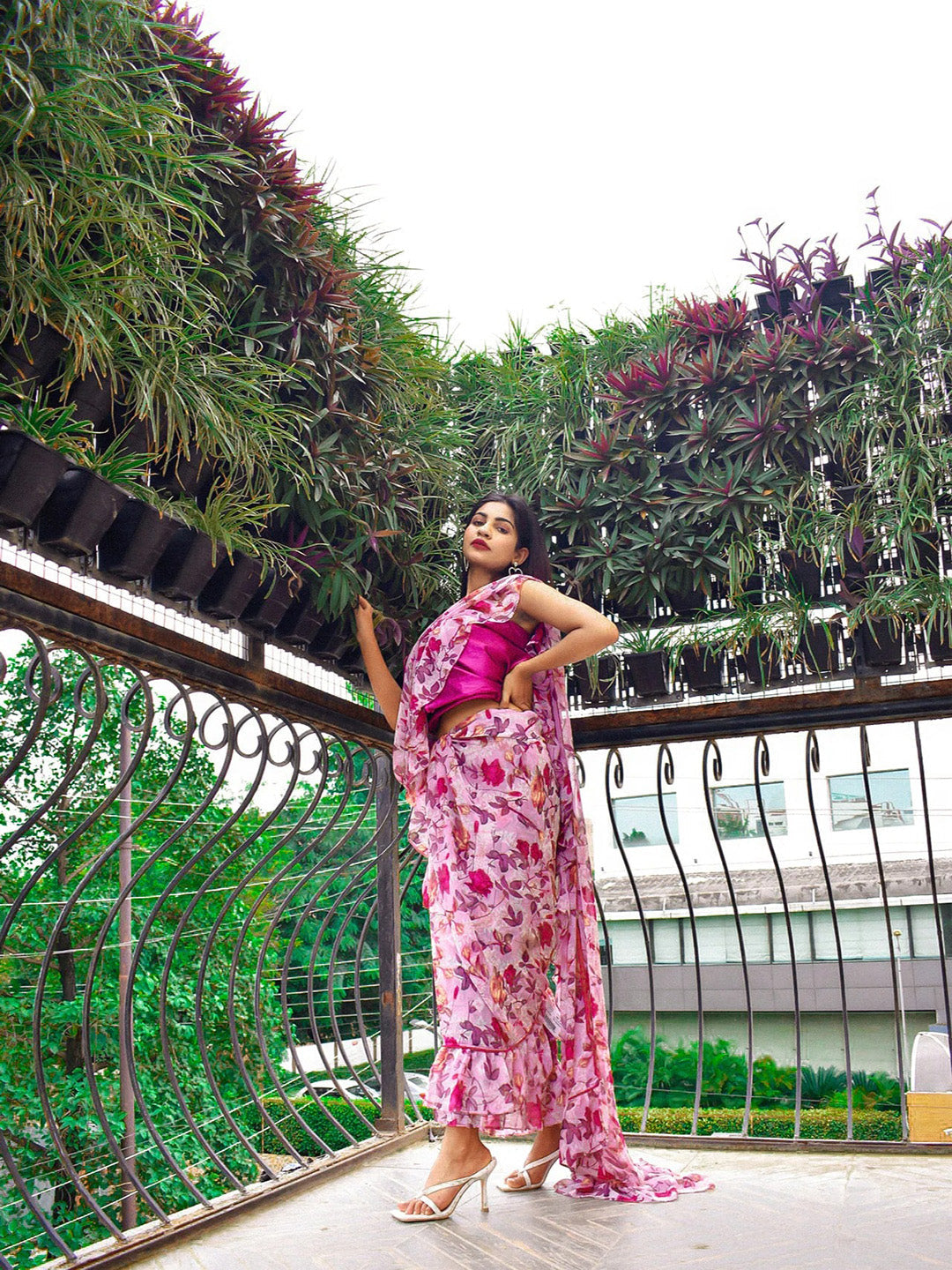 Tikhi Imli Pretty Pink Printed Poly Georgette Saree | Swadesiicart