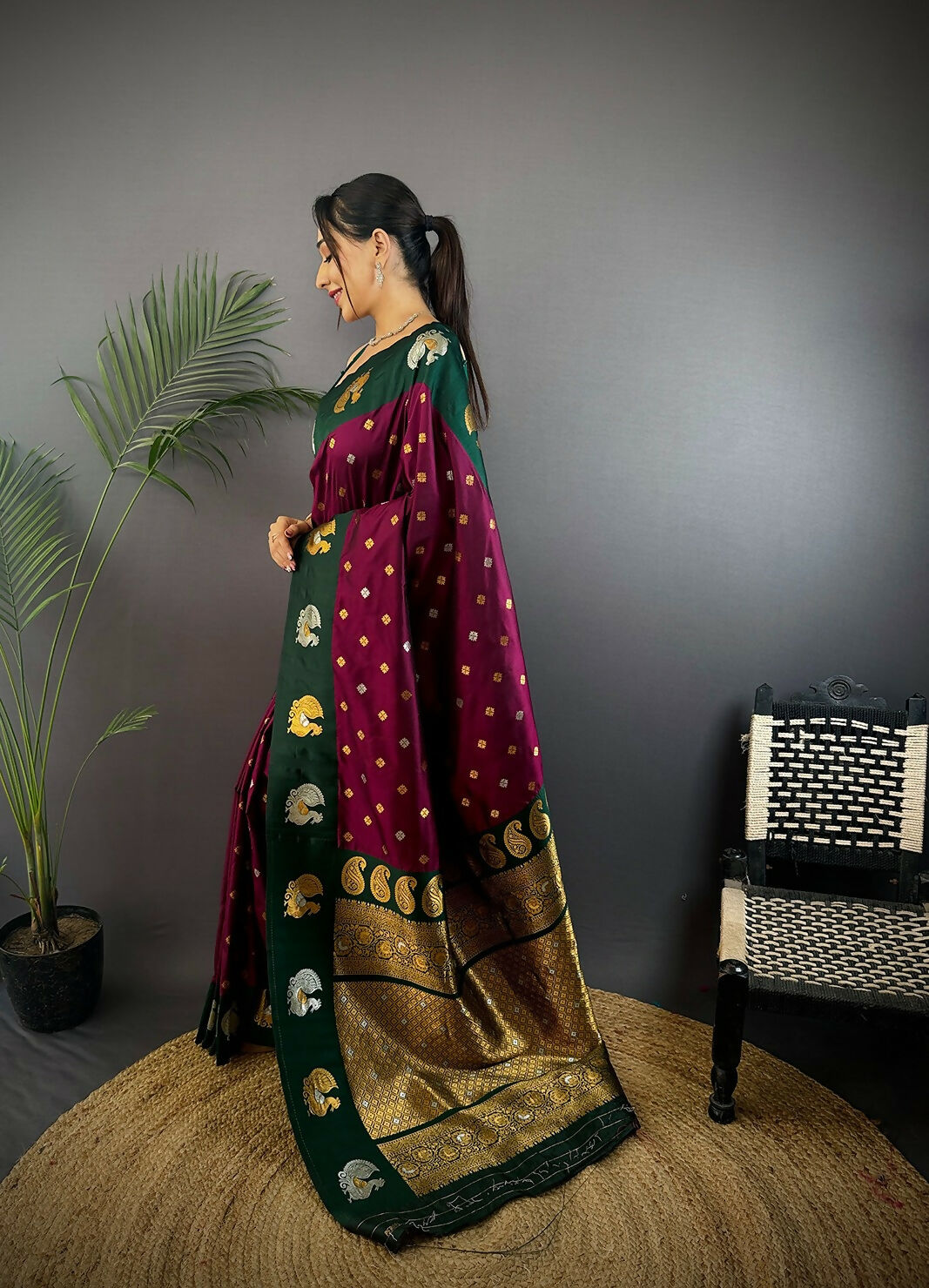 Joban Fashion Dark Green Butti Banarasi Silk Sarees | Swadesiicart