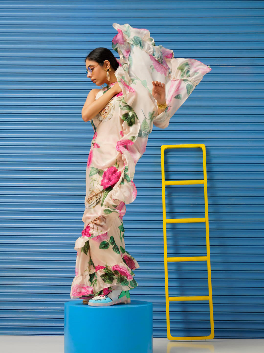 Tikhi Imli Floral Printed Poly Crepe Saree | Swadesiicart