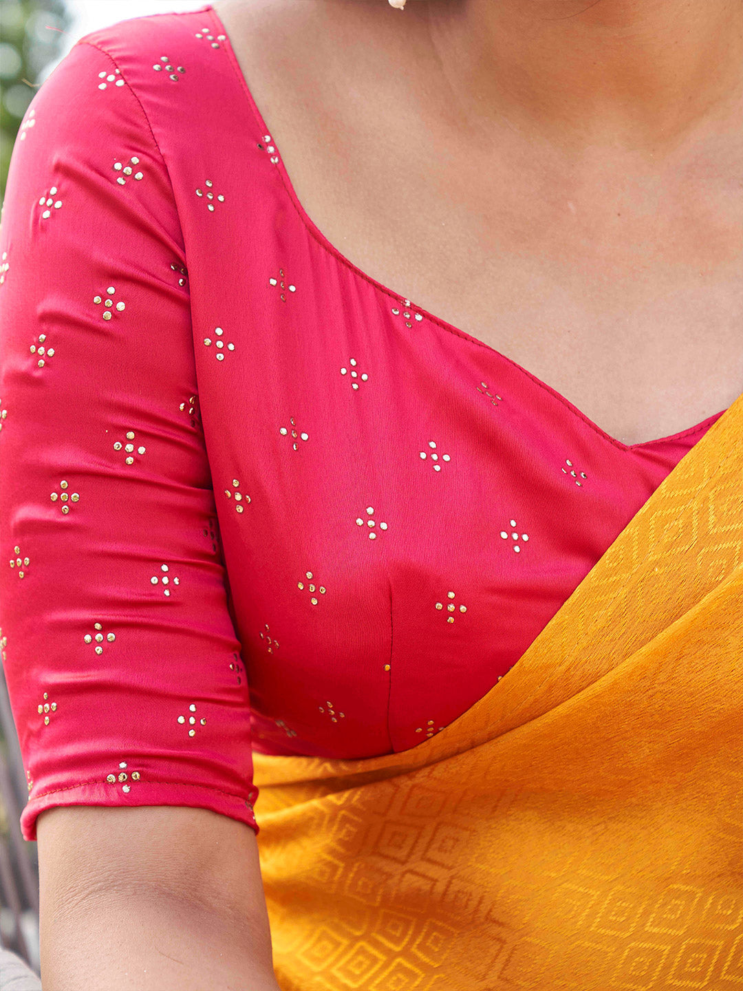 Tikhi Imli Woven Design Crepe Saree | Swadesiicart