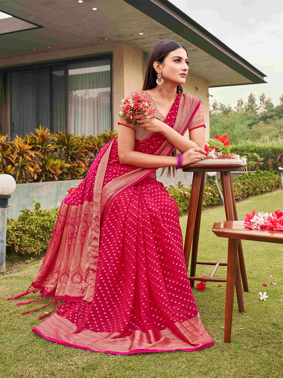 Tikhi Imli Woven Design Zari Art Silk Saree | Swadesiicart