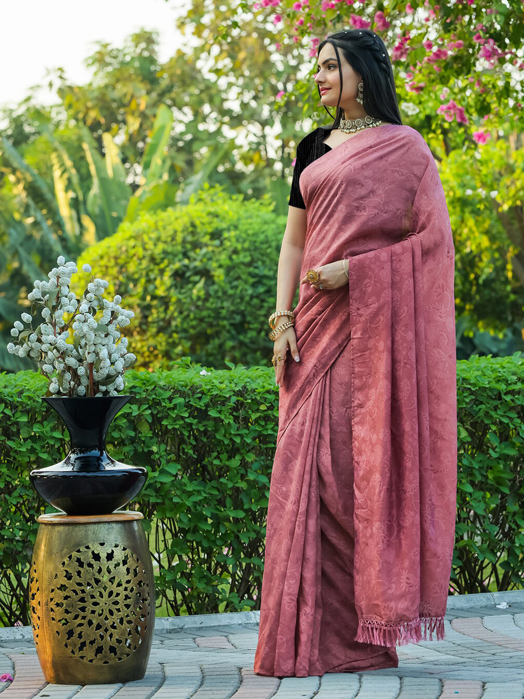 Tikhi Imli Floral Printed Embossed Ready to Wear Saree | Swadesiicart
