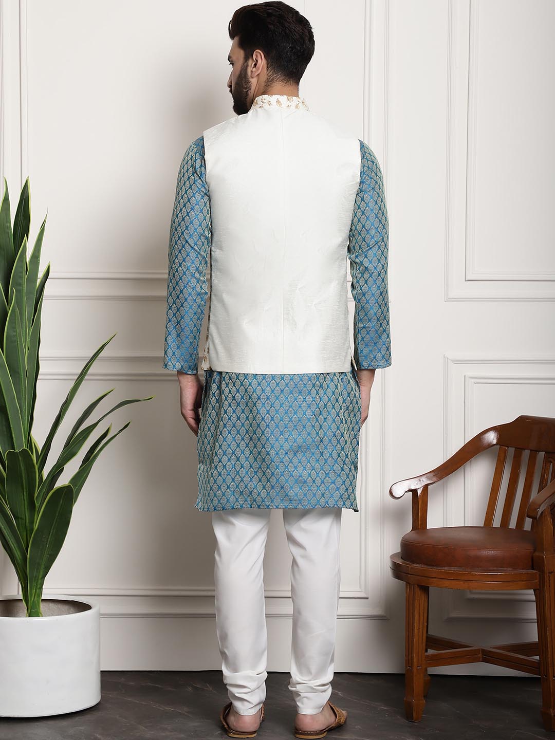 Sojanya Men Blue Ethnic Motifs Kurta with Pyjamas & Nehru Jacket | Swadesiicart