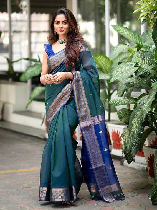 Kalini Geometric Woven Design Zari Banarasi Saree | Swadesiicart