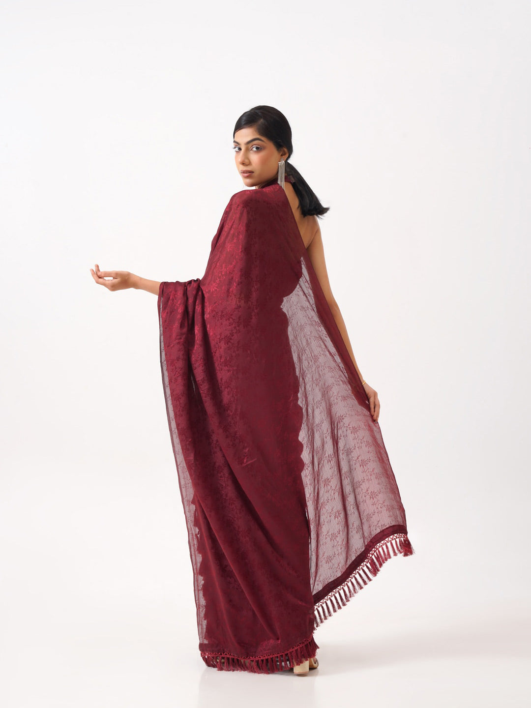 Tikhi Imli Maroon Woven Design Saree | Swadesiicart