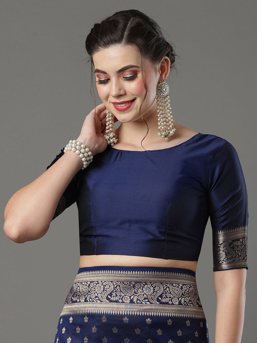 Mitera Woven Design Zari Silk Blend Banarasi Saree | Swadesiicart