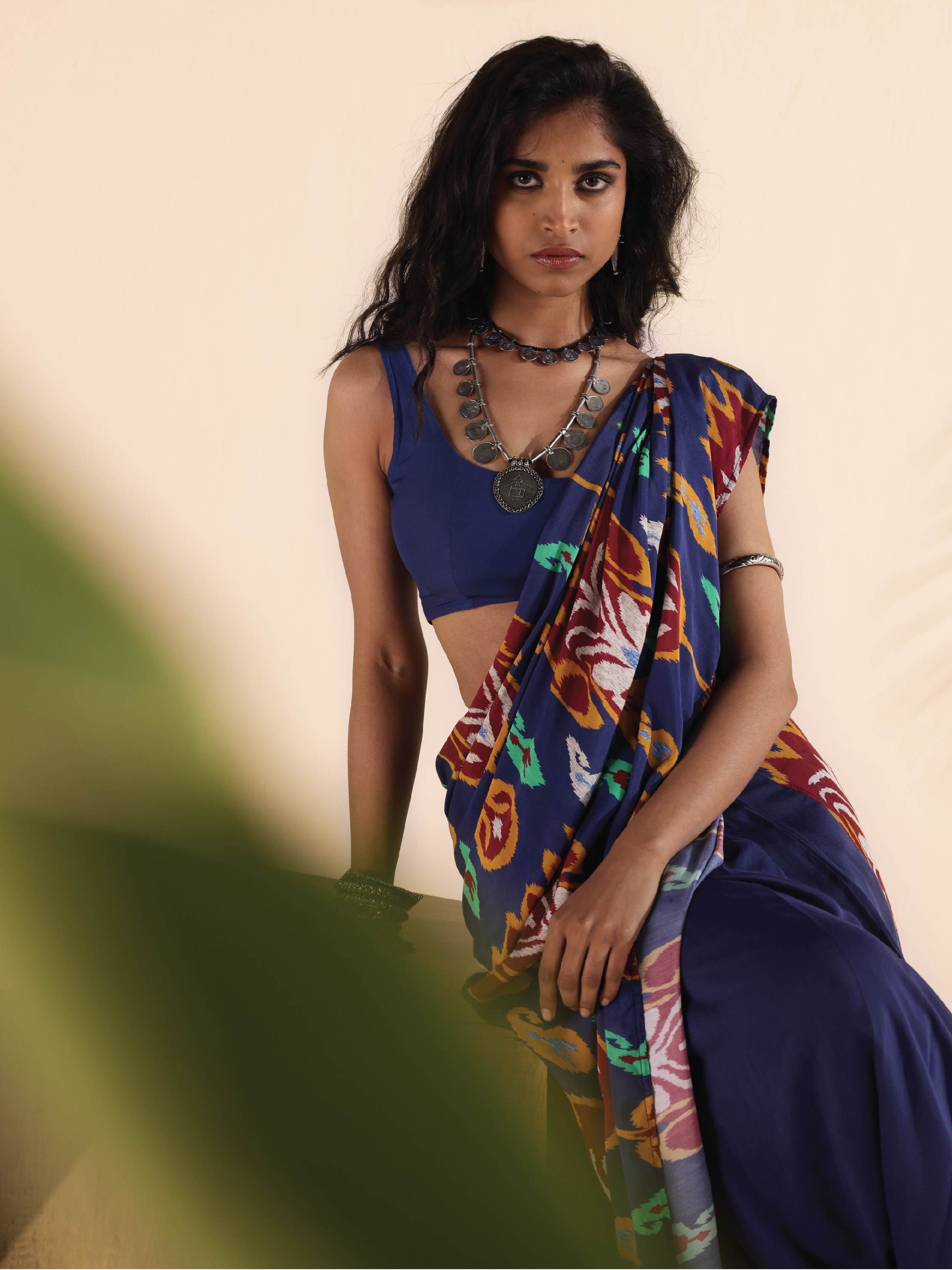 trueBrowns Purple Muslin Ikat Saree | Swadesiicart