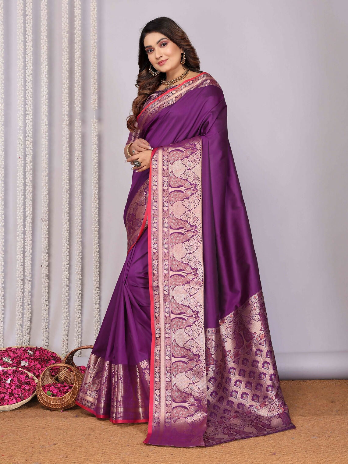 Joban Fashion Magenta Woven Banarasi Silk Sarees | Swadesiicart