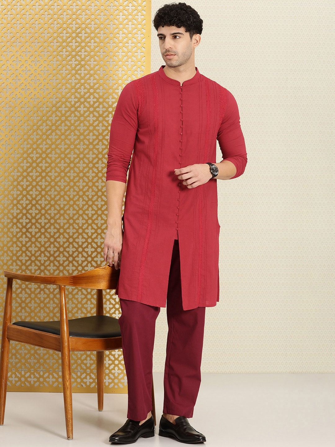 House of Pataudi Men Chikankari Embroidered Pure cotton Jashn Kurta with Pyjama | Swadesiicart