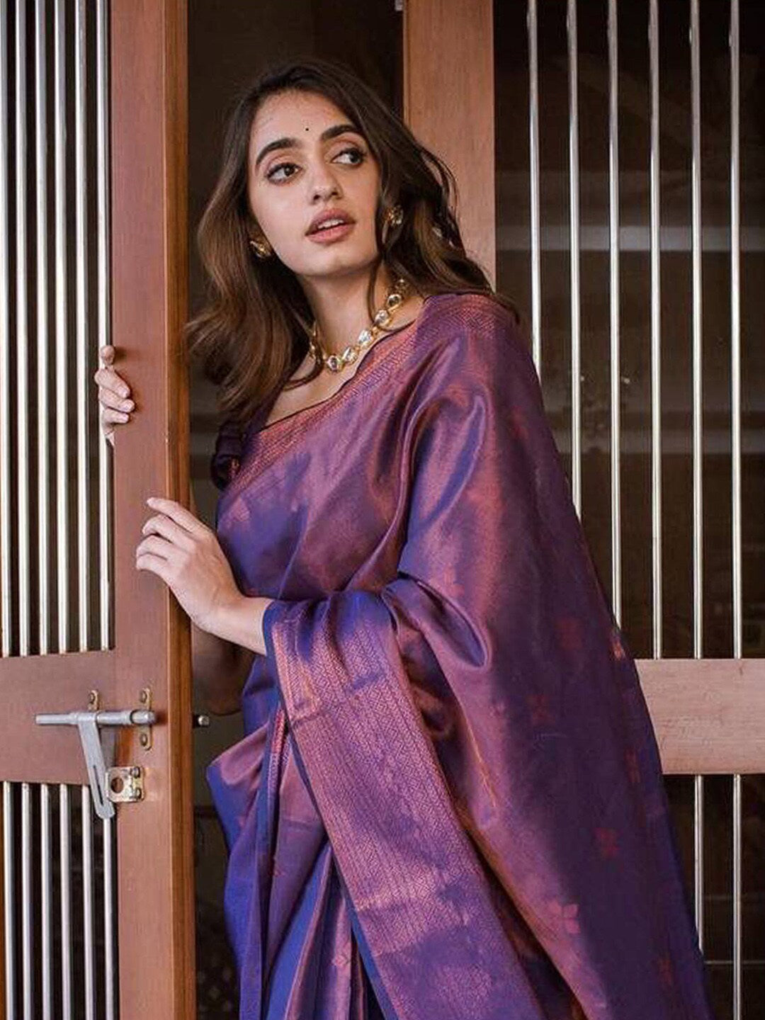 Kalini Woven Design Zari Silk Blend Banarasi Saree | Swadesiicart