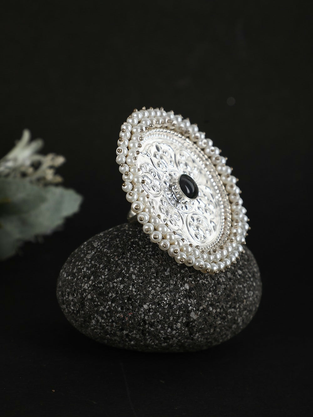Joban Fashion Women Round Shape Silver Tone Ring | Swadesiicart