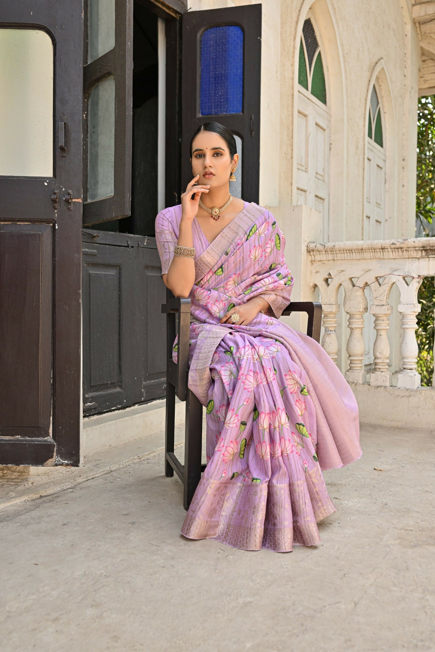 Vishnu Weaves Women's Purple Banarasi Silk Saree with Blouse - Swadesiicart