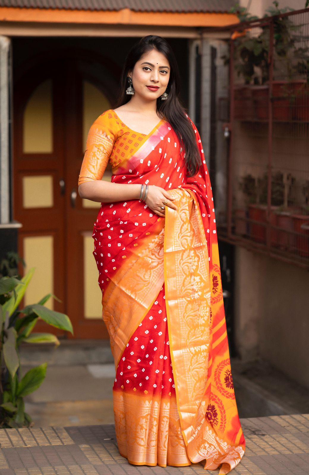 Red Jute Silk Printed Saree with Unstitched Blouse - Hiral Fashion | Swadesiicart