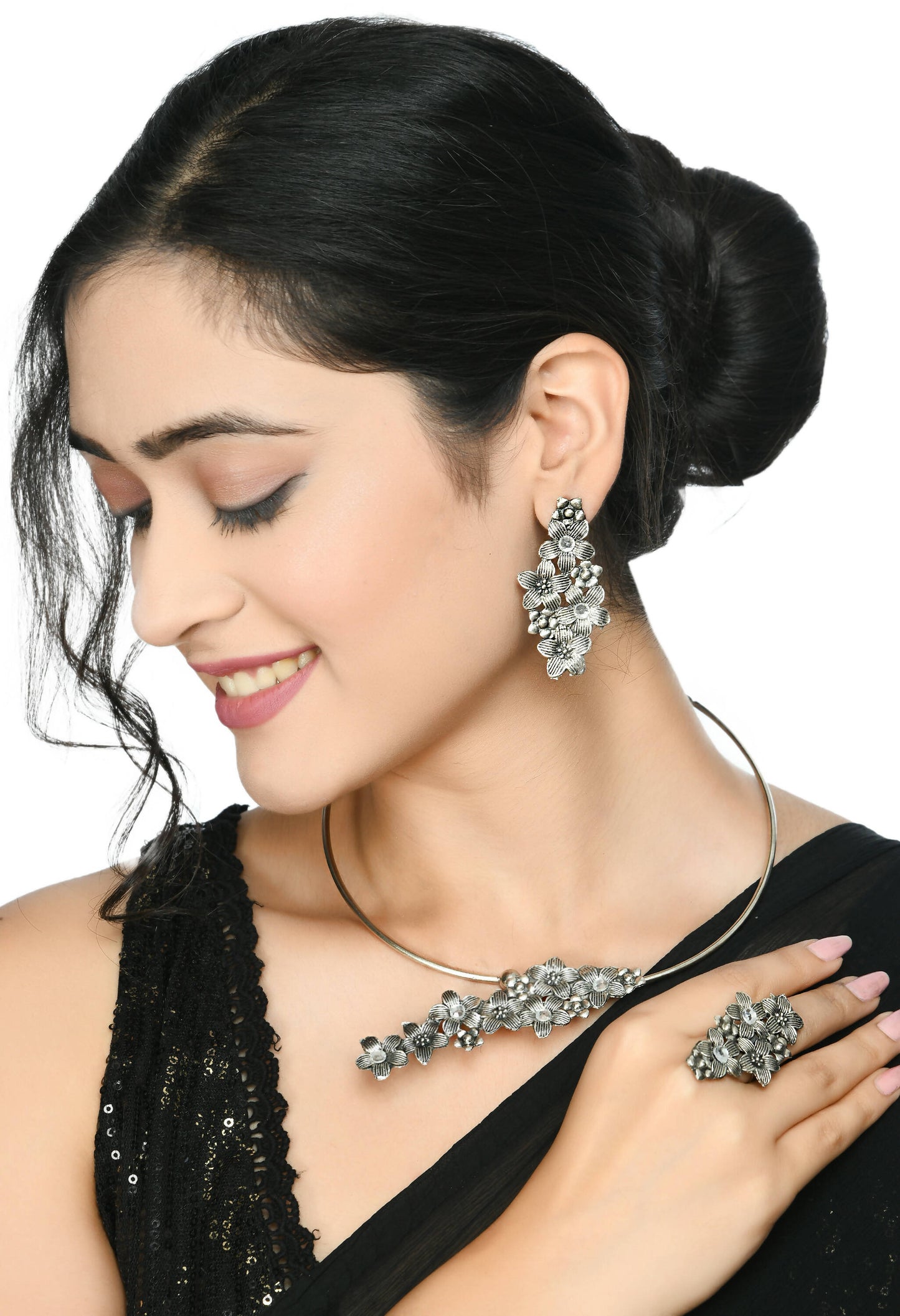 Mominos Fashion Johar Kamal Oxidised Silver-Plated Hasli Design Necklace Choker Set For Women | Swadesiicart