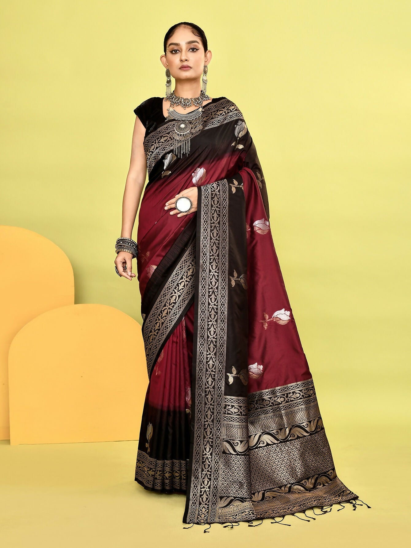 Joban Fashion Maroon & Black Plain With Weaving Border Banarasi Silk Sarees | Swadesiicart