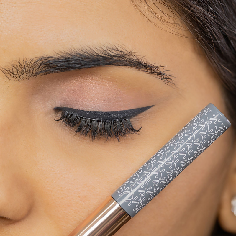 Kay Beauty By Katrina Kaif Quick Dry Liquid Eyeliner - Shadow Play | Swadesiicart