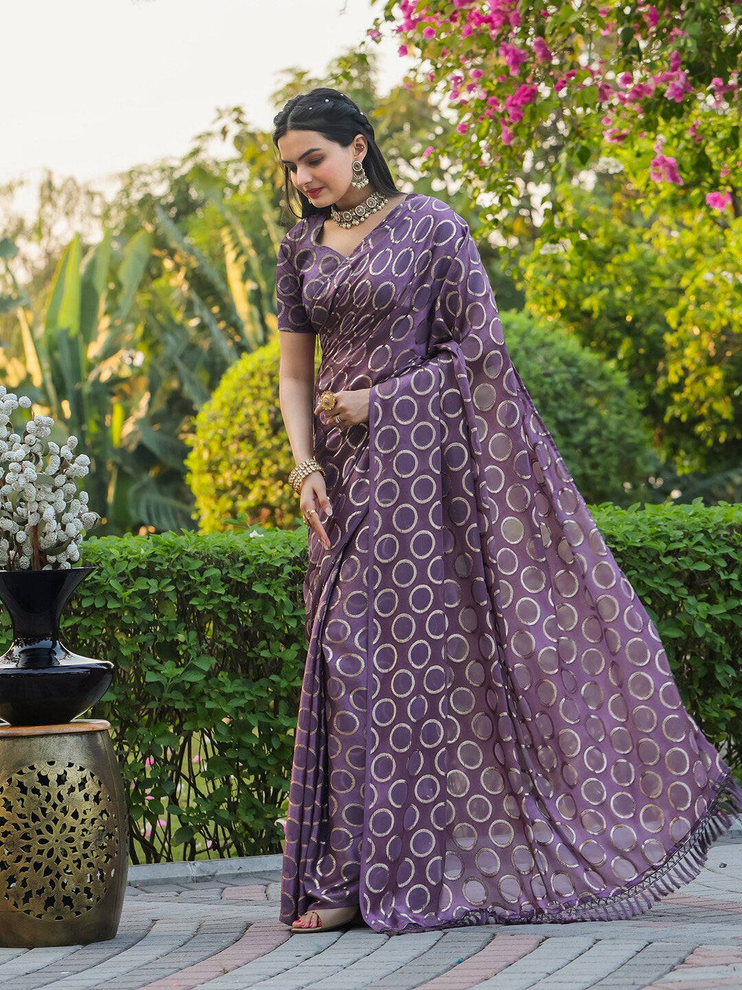 Tikhi Imli Geometric Woven Design Ready to Wear Saree | Swadesiicart