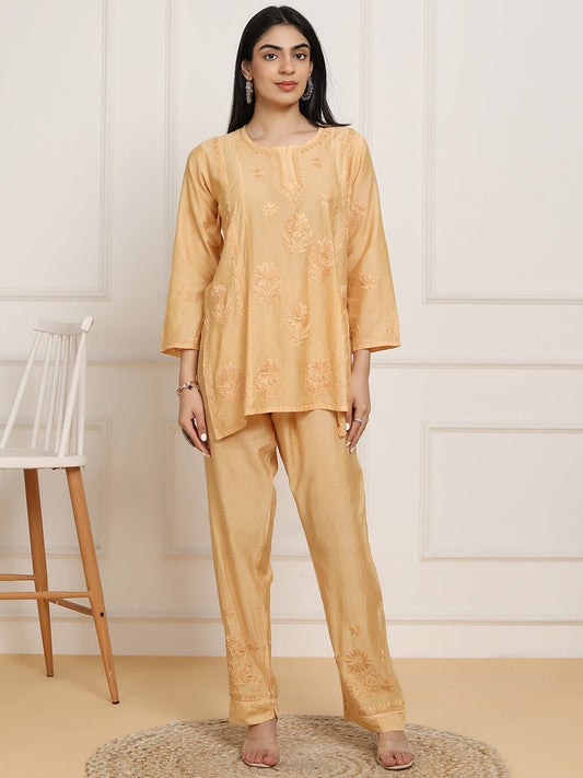 HOUSE OF KARI Floral Embroidered Chikankari Chanderi Silk Straight Kurti with Trousers | Swadesiicart